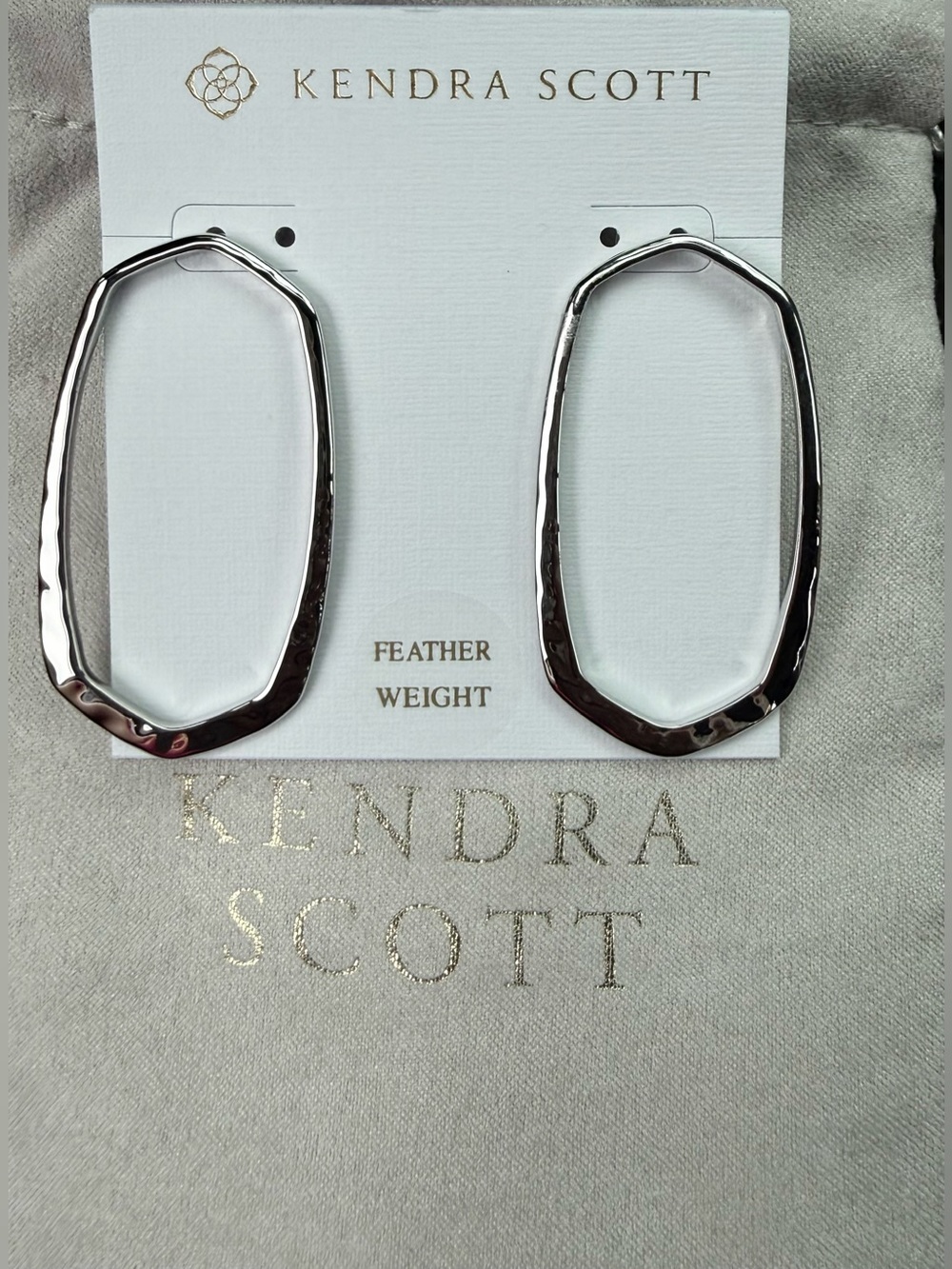Kendra Scott Zorte Open Hammered Frame Earrings, Sliver Tone NWT - Picture 1 of 3